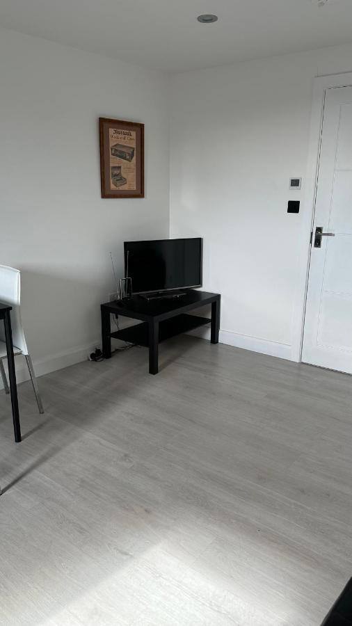 Stunning New 1 Bedroom Apartment Londres Exterior foto